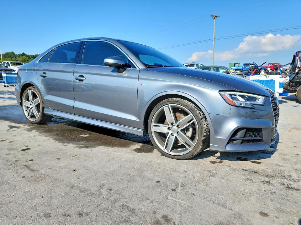 Продаж на аукціоні авто 2017 Audi A3, vin: WAUJ8GFF4H1011149, номер лоту: 66959686