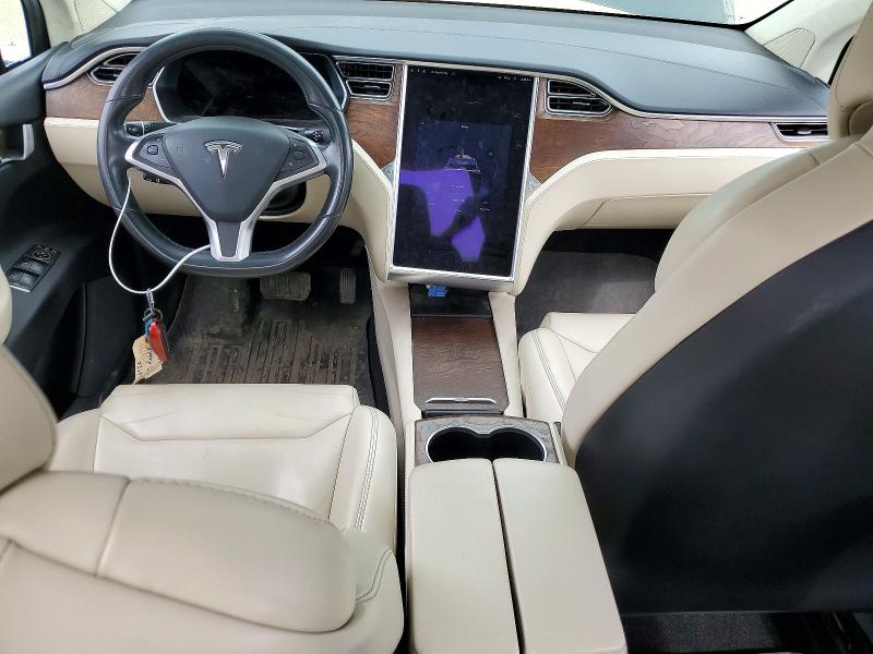 Продажа на аукционе авто 2017 Tesla Model X, vin: 5YJXCAE2XHF075727, номер лота: 64360226