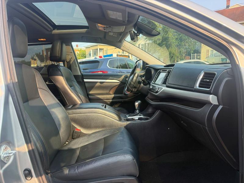Auction sale of the 2017 Toyota Highlander, vin: 5TDJZRFH0HS394314, lot number: 65338746