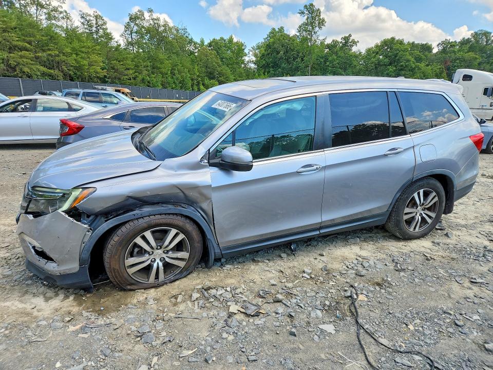 64007666 :رقم المزاد ، 5FNYF6H52HB037245 vin ، 2017 Honda Pilot مزاد بيع