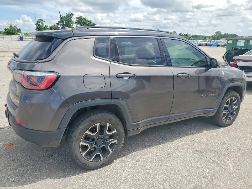 64547666 :رقم المزاد ، 3C5NJDDB7KT799268 vin ، 2019 Jeep Compass مزاد بيع