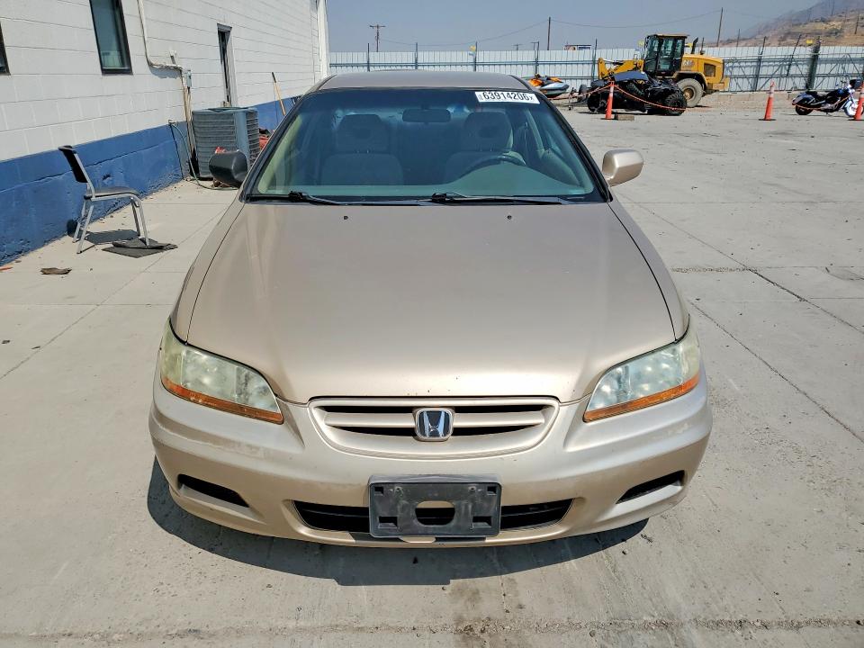 63914206 :رقم المزاد ، 1HGCG22422A026876 vin ، 2002 Honda Accord مزاد بيع