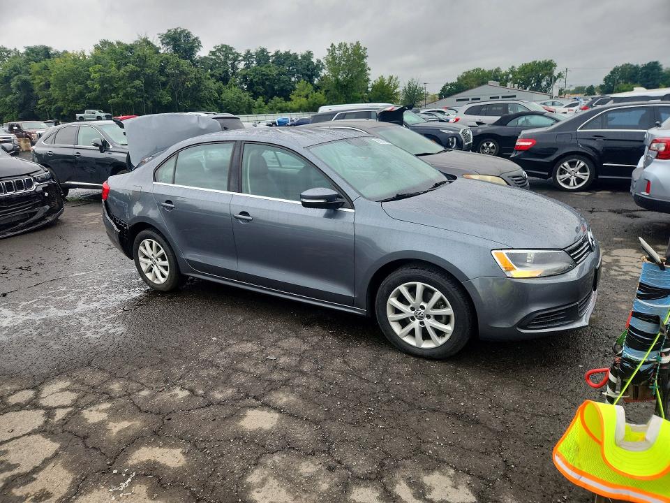 65027056 :رقم المزاد ، 3VWDP7AJ9DM363913 vin ، 2013 Volkswagen Jetta مزاد بيع