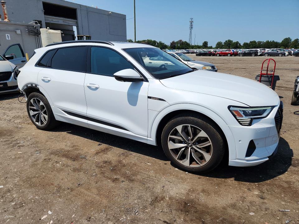 Aukcja sprzedaży 2021 Audi E-tron, vin: WA1LAAGE2MB004976, numer aukcji: 64904676