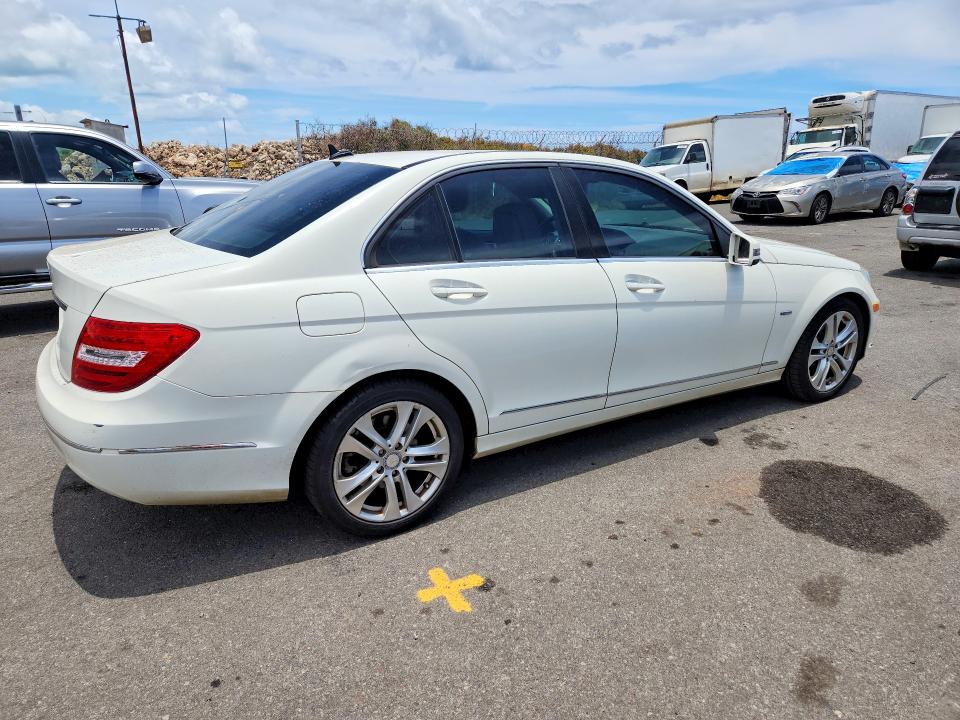 Продаж на аукціоні авто 2012 Mercedes-benz C, vin: WDDGF4HB2CR240201, номер лоту: 63444606