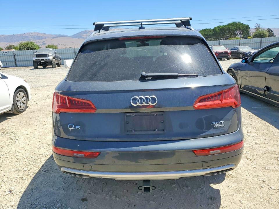 63767096 :رقم المزاد ، WA1CNAFY6J2142841 vin ، 2018 Audi Q5 مزاد بيع