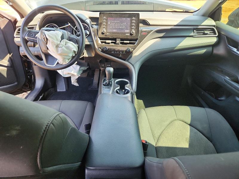 64447466 :رقم المزاد ، 4T1C11AK1NU691678 vin ، 2022 Toyota Camry مزاد بيع