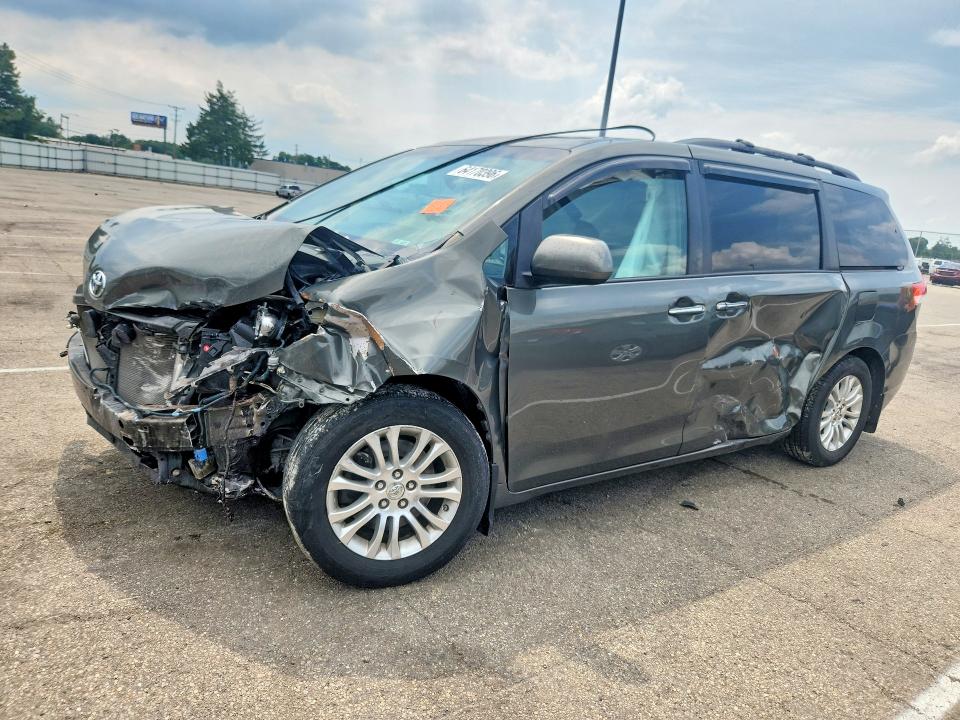 Продажа на аукционе авто 2012 Toyota Sienna, vin: 5TDYK3DC1CS232899, номер лота: 64170396