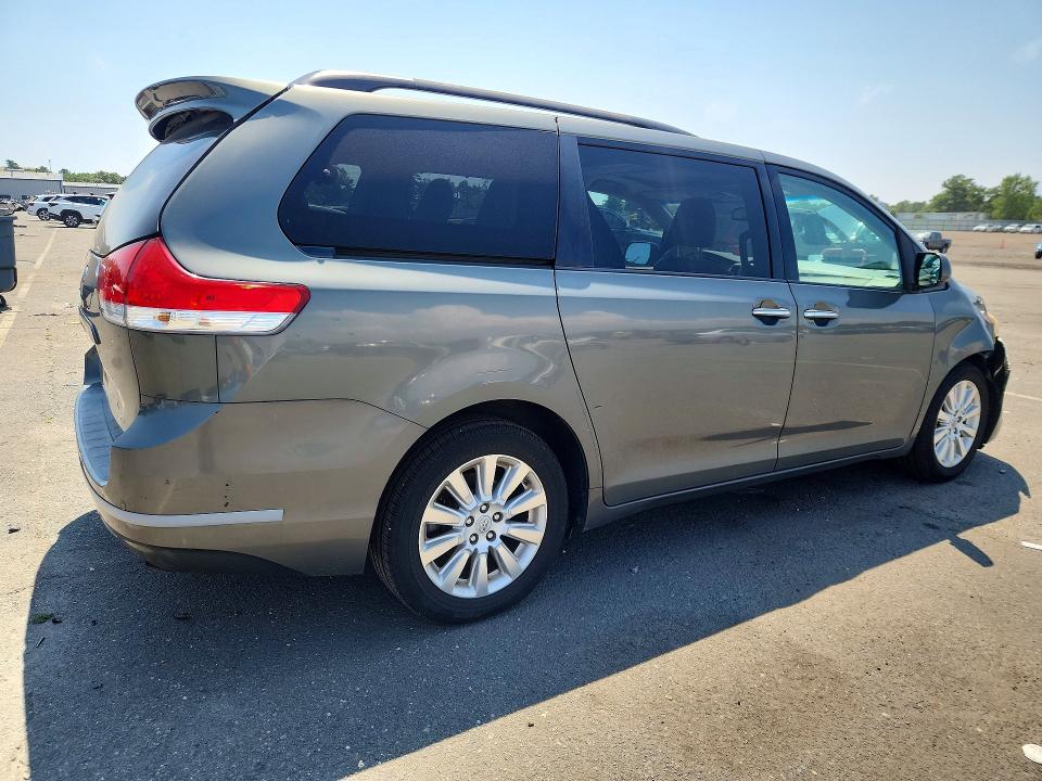 2011 Toyota Sienna მანქანა იყიდება აუქციონზე, vin: 5TDDK3DC2BS010014, აუქციონის ნომერი: 63892226