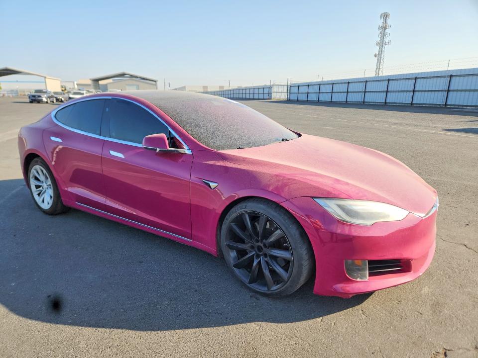 67289606 :رقم المزاد ، 5YJSA1E17HF206538 vin ، 2017 Tesla Model S مزاد بيع