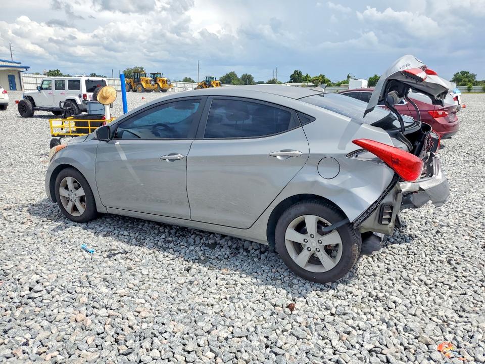 64083546 :رقم المزاد ، KMHDH4AE0DU928817 vin ، 2013 Hyundai Elantra مزاد بيع