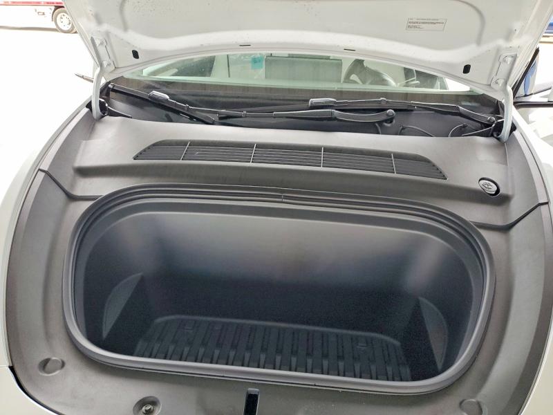 67077626 :رقم المزاد ، 7SAYGDEE3PF967484 vin ، 2023 Tesla Model Y مزاد بيع