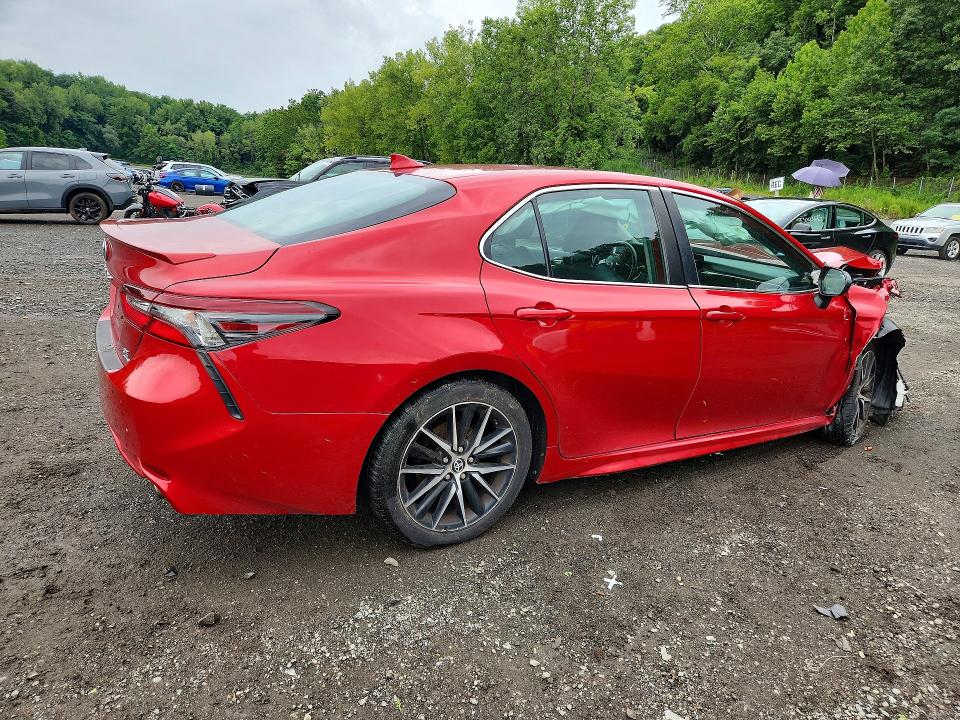 63436516 :رقم المزاد ، 4T1T11BKXMU021916 vin ، 2021 Toyota Camry مزاد بيع