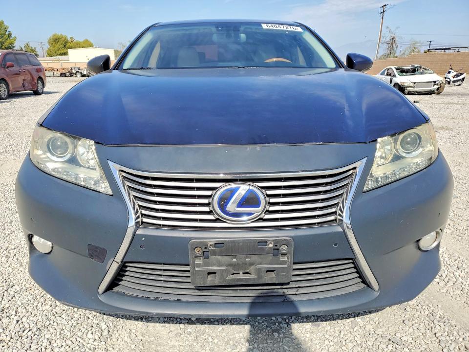 64047276 :رقم المزاد ، JTHBW1GG2D2028939 vin ، 2013 Lexus Es مزاد بيع