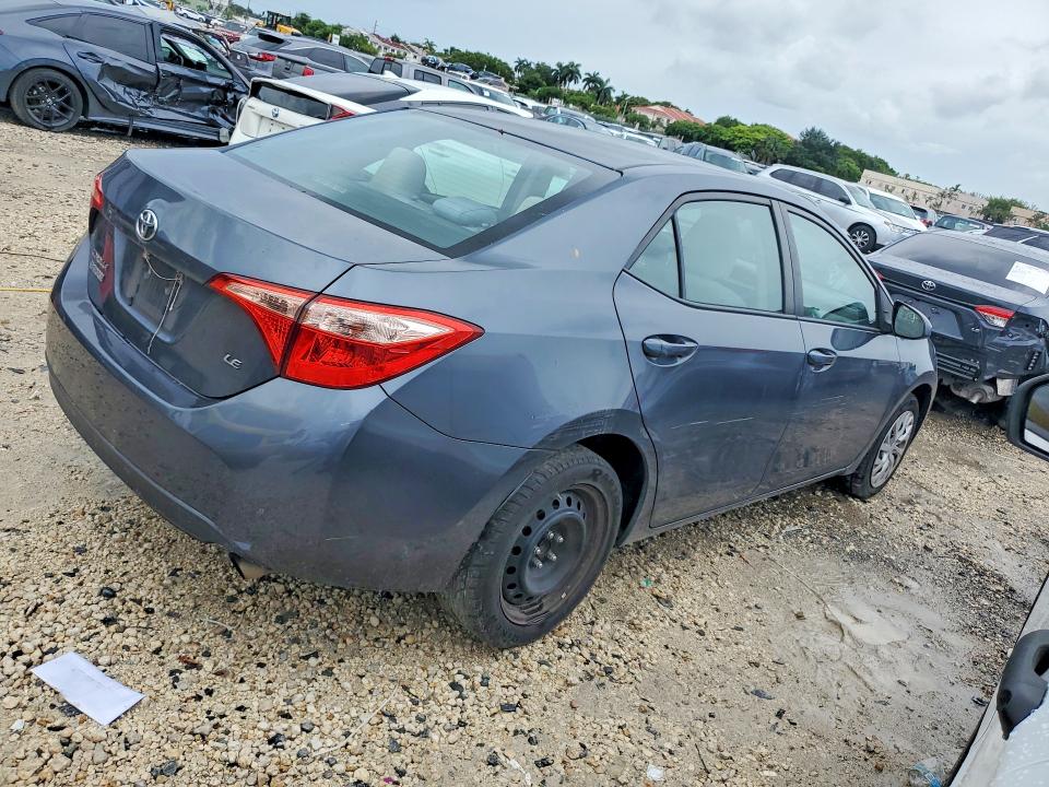 2018 Toyota Corolla მანქანა იყიდება აუქციონზე, vin: 5YFBURHE3JP852884, აუქციონის ნომერი: 63745926