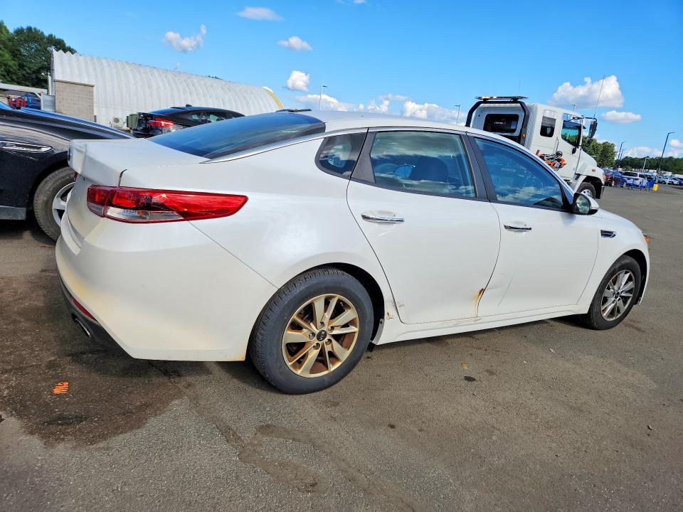 Продажа на аукционе авто 2016 Kia Optima, vin: KNAGT4L39G5073560, номер лота: 62941106