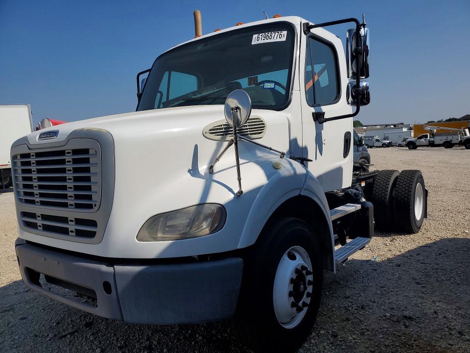 61968776 :رقم المزاد ، 1FUBC5CY1FHGK0778 vin ، 2015 Freightliner M2 مزاد بيع