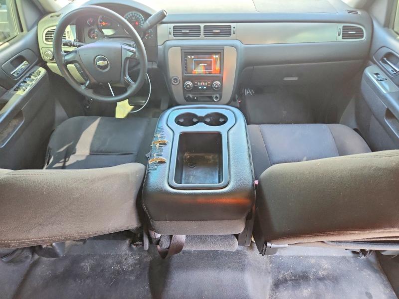 64303576 :رقم المزاد ، 1GNLC2E05BR372187 vin ، 2011 Chevrolet Tahoe مزاد بيع