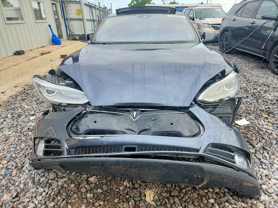 63416976 :رقم المزاد ، 5YJSA1E23GF128444 vin ، 2016 Tesla Model S مزاد بيع