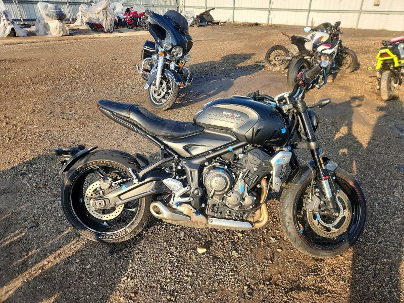64807946 :رقم المزاد ، SMTL10UL9NTBA1705 vin ، 2022 Triumph Motorcycle Trident 660 مزاد بيع