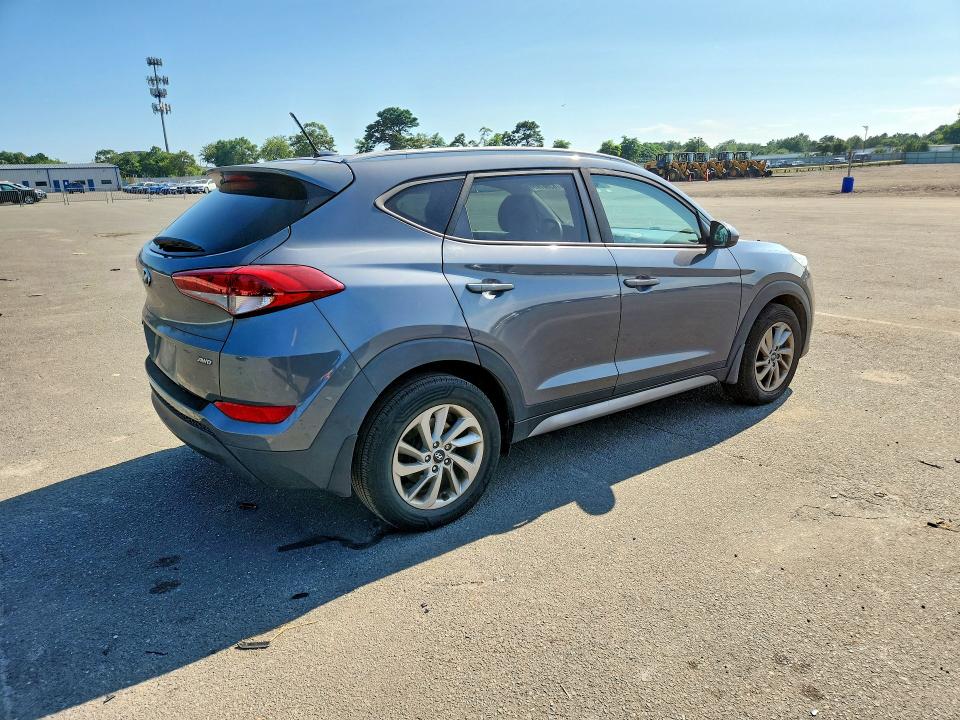 63967466 :رقم المزاد ، KM8J3CA49HU551171 vin ، 2017 Hyundai Tucson مزاد بيع