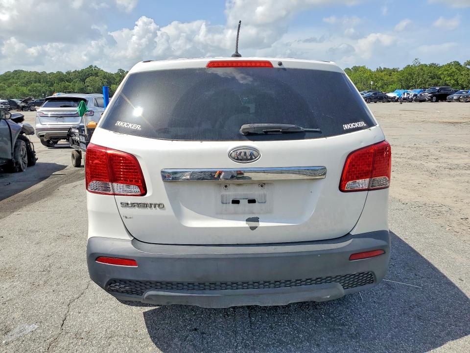 64122886 :رقم المزاد ، 5XYKT4A17DG331351 vin ، 2013 Kia Sorento مزاد بيع