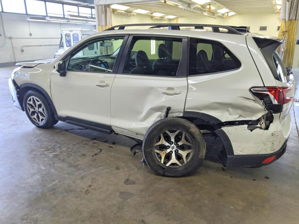 Продаж на аукціоні авто 2024 Subaru Forester, vin: JF2SKADC8RH477398, номер лоту: 63664856