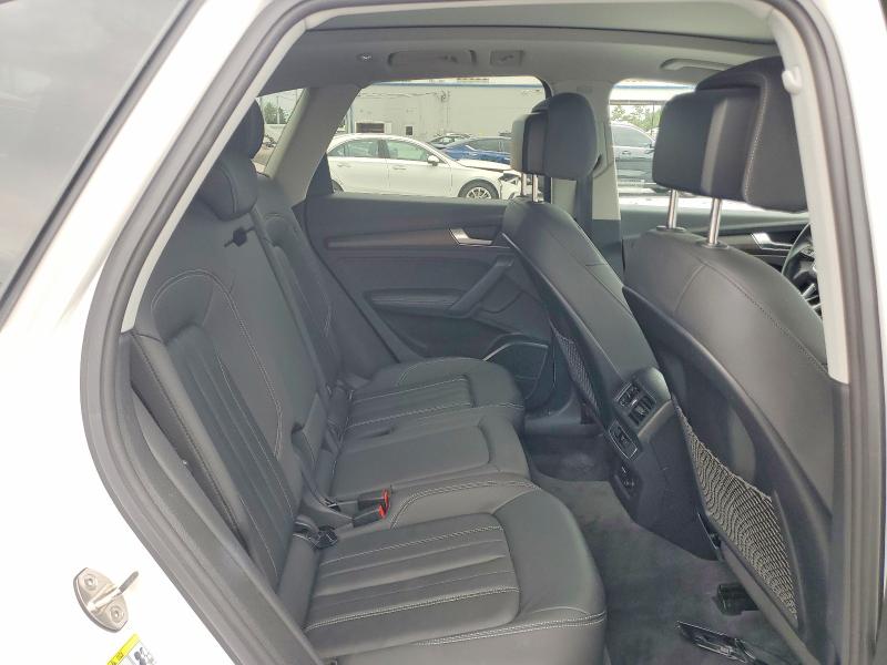 64051046 :رقم المزاد ، WA1BAAFYXM2130641 vin ، 2021 Audi Q5 مزاد بيع