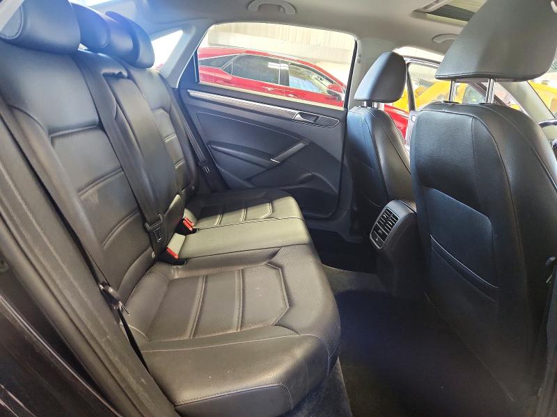 Продажа на аукционе авто 2018 Volkswagen Passat, vin: 1VWBA7A38JC046972, номер лота: 63350466