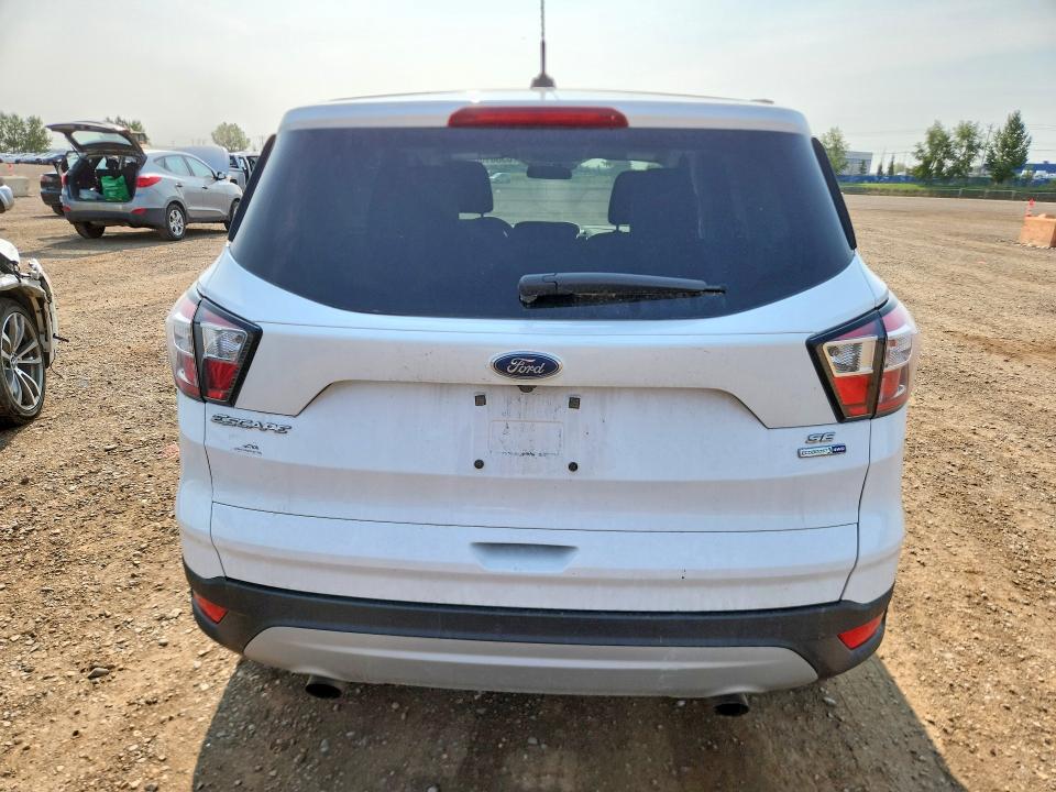 63601606 :رقم المزاد ، 1FMCU9GD7HUD22164 vin ، 2017 Ford Escape مزاد بيع