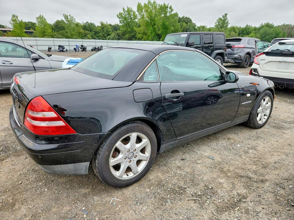 Продажа на аукционе авто 1999 Mercedes-benz Slk, vin: WDBKK47F1XF118021, номер лота: 64982596