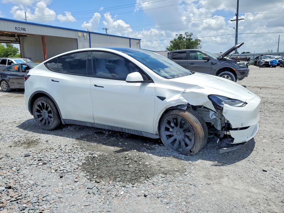 Продажа на аукционе авто 2024 Tesla Model Y, vin: 7SAYGDEE8RA240261, номер лота: 64275566