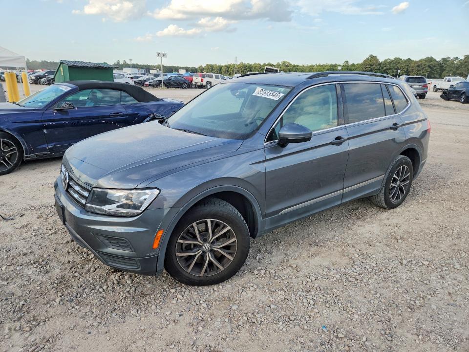 65545546 :رقم المزاد ، 3VV3B7AXXLM072564 vin ، 2020 Volkswagen Tiguan مزاد بيع