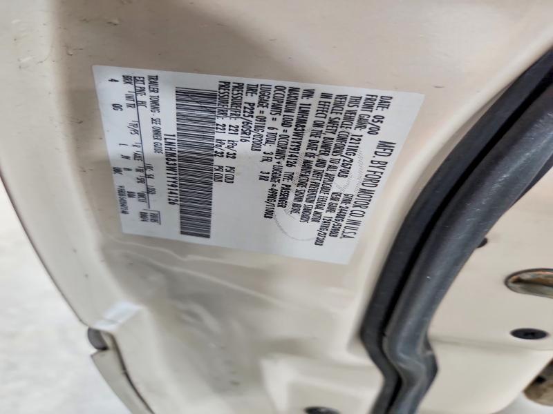 67040816 :رقم المزاد ، 1LNHM83W1YY914126 vin ، 2000 Lincoln Town Car مزاد بيع