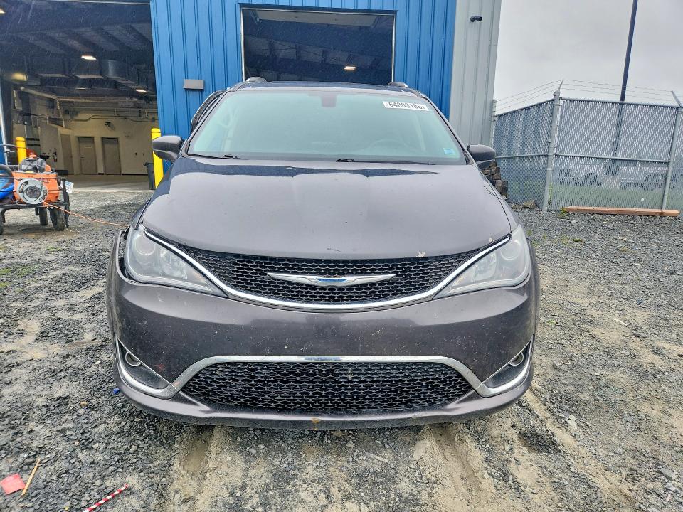64803186 :رقم المزاد ، 2C4RC1EG8JR148379 vin ، 2018 Chrysler Pacifica مزاد بيع