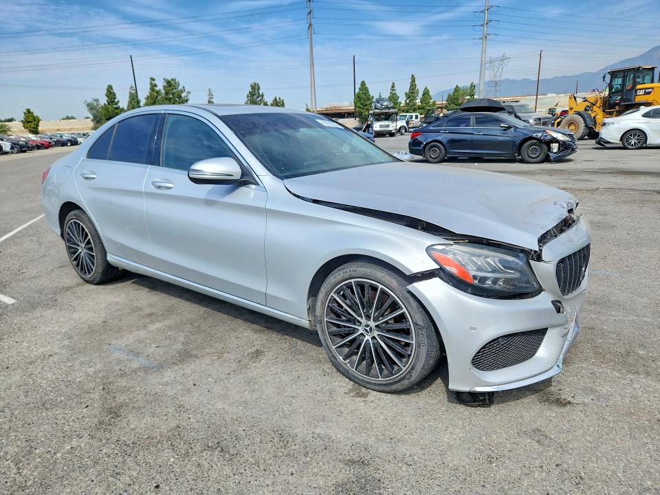 66780236 :رقم المزاد ، W1KWF8DB8MR638345 vin ، 2021 Mercedes-benz C مزاد بيع