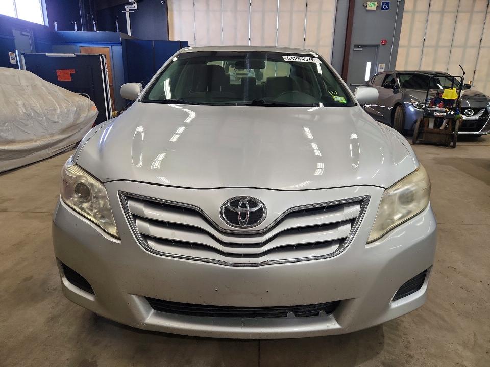 2010 Toyota Camry მანქანა იყიდება აუქციონზე, vin: 4T1BF3EK1AU031072, აუქციონის ნომერი: 64254576
