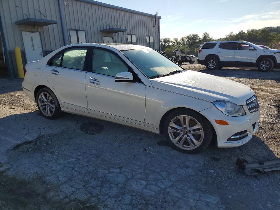 Продаж на аукціоні авто 2013 Mercedes-benz C, vin: WDDGF8AB9DR290032, номер лоту: 63303426