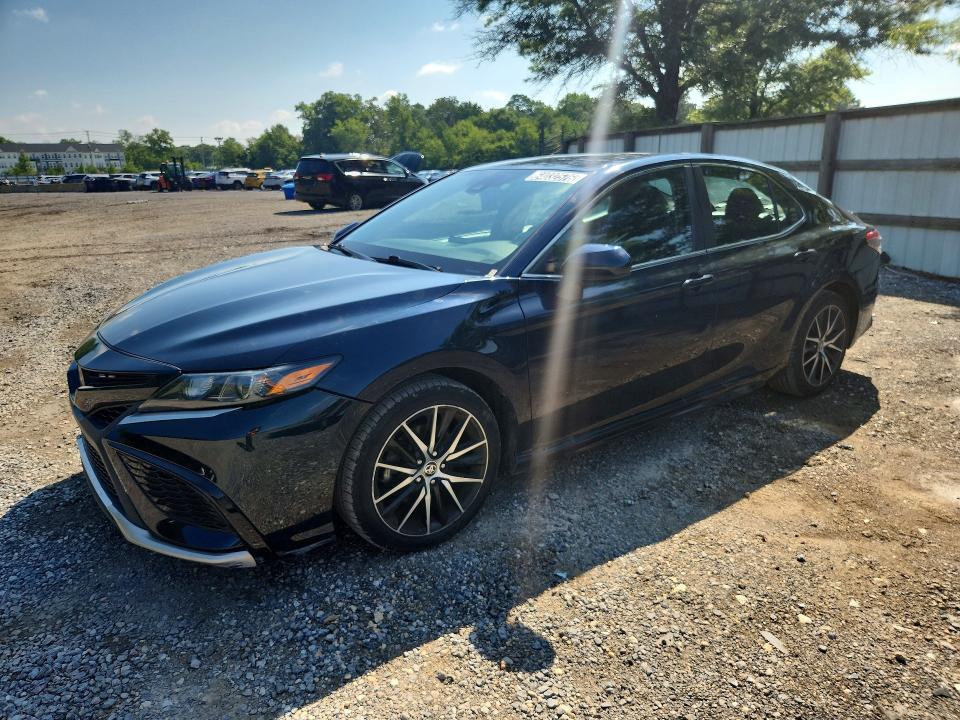 2021 Toyota Camry მანქანა იყიდება აუქციონზე, vin: 4T1G11AK4MU582812, აუქციონის ნომერი: 64032576