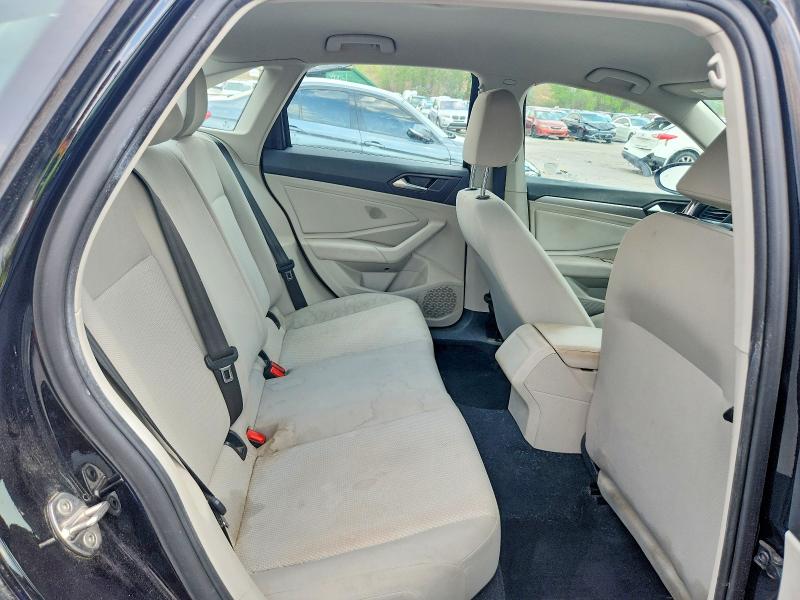 63337816 :رقم المزاد ، 3VWN57BU4KM215233 vin ، 2019 Volkswagen Jetta مزاد بيع