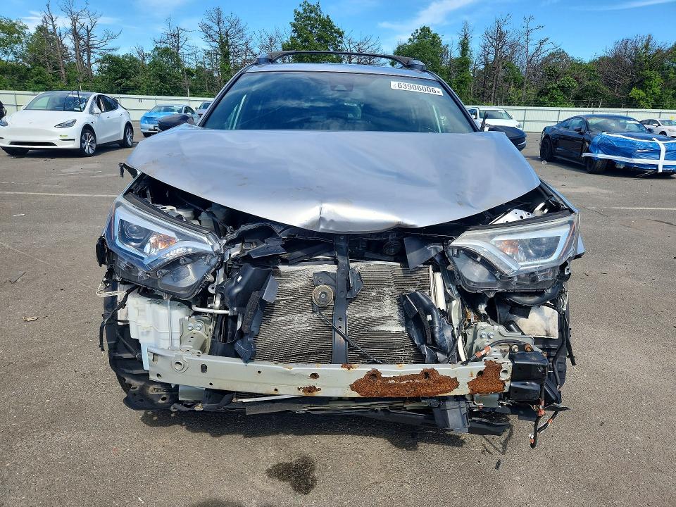 2018 Toyota Rav4 მანქანა იყიდება აუქციონზე, vin: 2T3JFREV6JW728267, აუქციონის ნომერი: 63906006