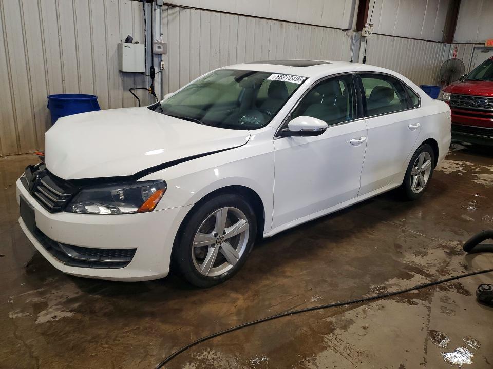 66270496 :رقم المزاد ، 1VWBP7A32CC095215 vin ، 2012 Volkswagen Passat مزاد بيع