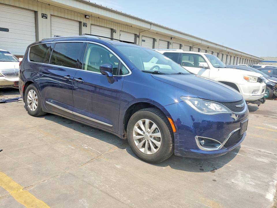64110846 :رقم المزاد ، 2C4RC1BG3JR246563 vin ، 2018 Chrysler Pacifica مزاد بيع
