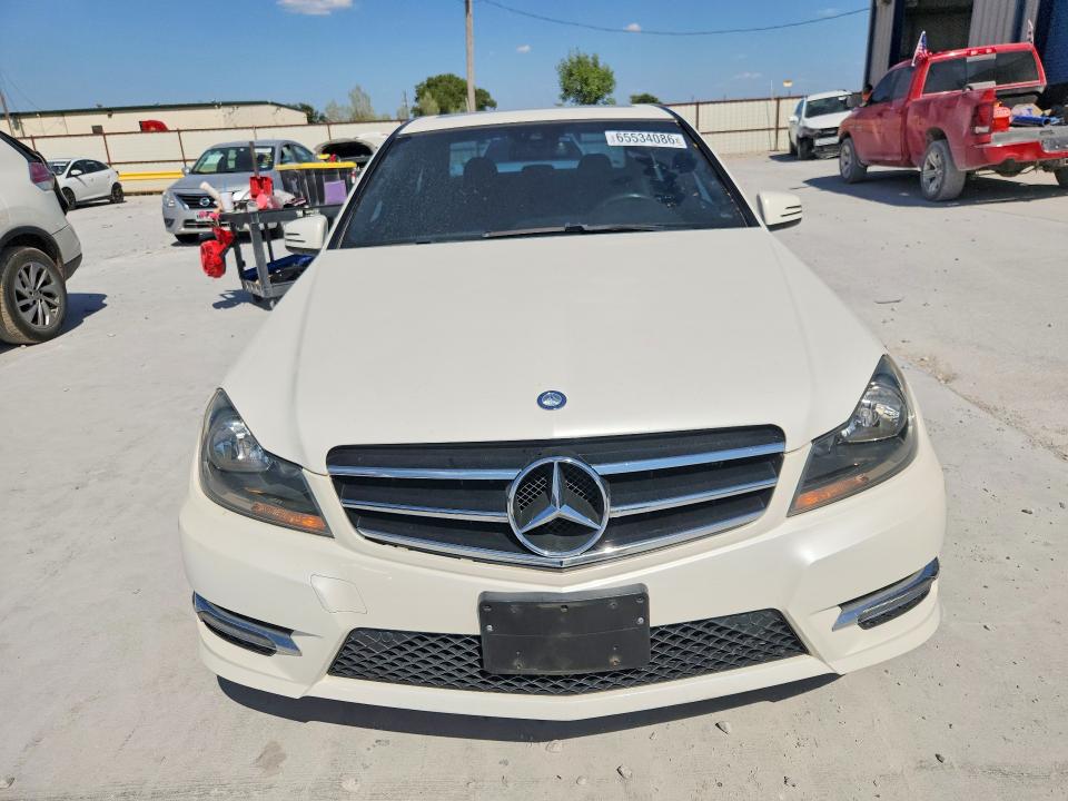 Продажа на аукционе авто 2014 Mercedes-benz C, vin: WDDGF5HB7EA924622, номер лота: 65534086