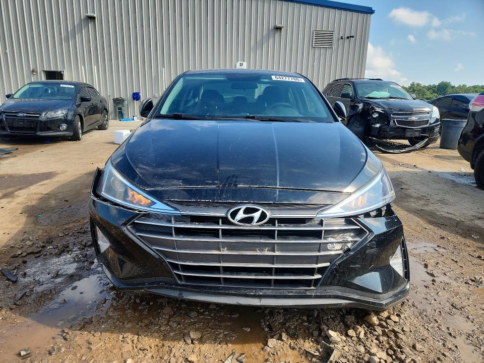 64277786 :رقم المزاد ، 5NPD74LFXKH473690 vin ، 2019 Hyundai Elantra مزاد بيع