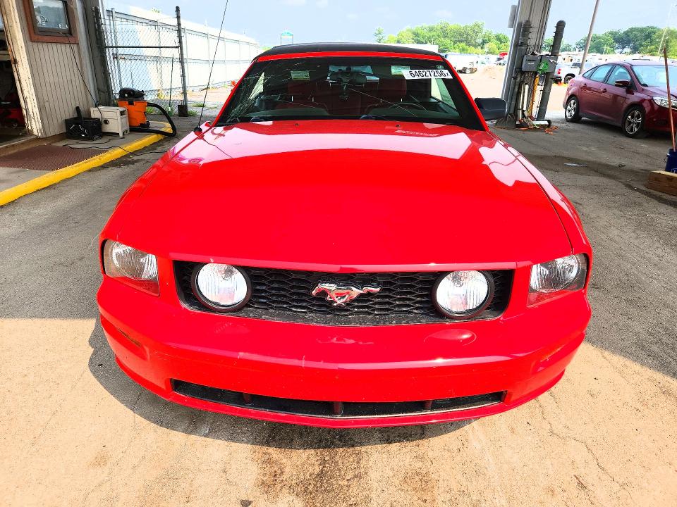 2006 Ford Mustang მანქანა იყიდება აუქციონზე, vin: 1ZVHT85H965156117, აუქციონის ნომერი: 64627256