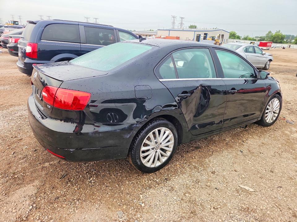 64333596 :رقم المزاد ، 3VWLL7AJ2EM404620 vin ، 2014 Volkswagen Jetta مزاد بيع
