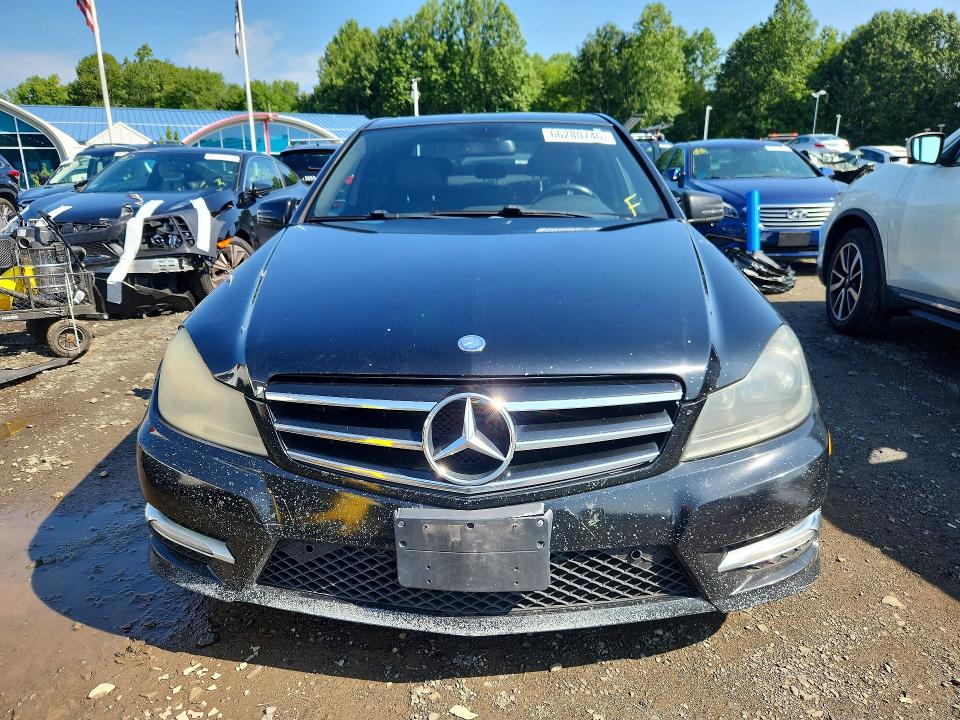 2014 Mercedes-benz C მანქანა იყიდება აუქციონზე, vin: WDDGF8AB1EA965257, აუქციონის ნომერი: 66280746