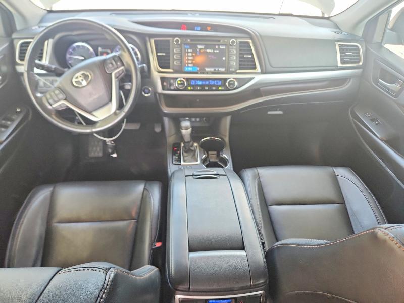 Продажа на аукционе авто 2018 Toyota Highlander, vin: 5TDKZRFH3JS548119, номер лота: 65537306