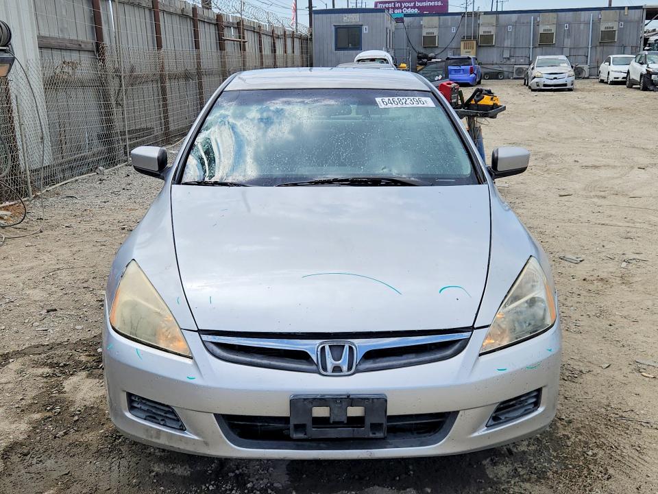 Продажа на аукционе авто 2006 Honda Accord, vin: JHMCM564X6C000697, номер лота: 64682396